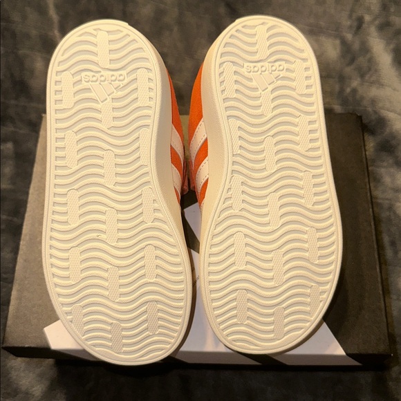 NWT Adidas VI Court 3.0 Red Core White Kids Shoes (Size 8) - Picture 7 of 8
